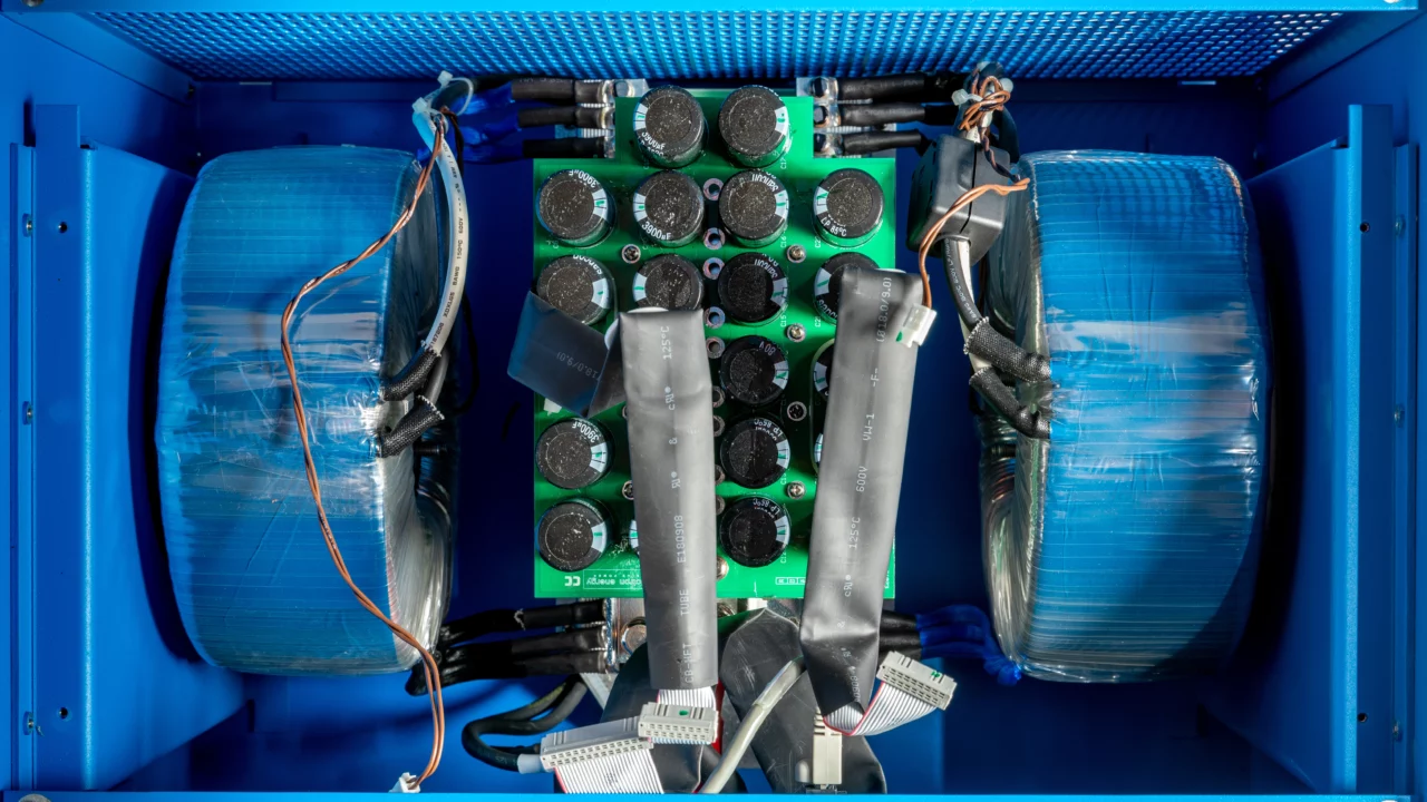 48vdc-10000va-140a-2x100a120vac-Coils-copy-1280x720